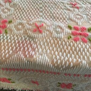 Beautiful vintage chenille bedspread twin